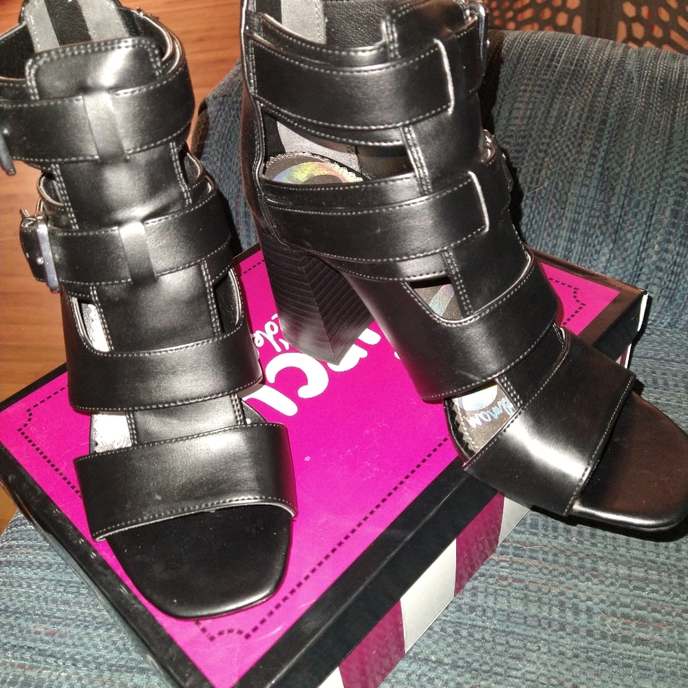 Circus by Sam Edelman - Ezra (in Black)